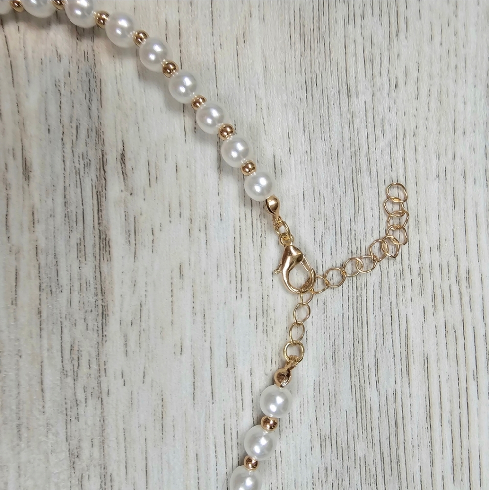 Classic Coquette Heart Pearl Necklace - Picture 7 of 7